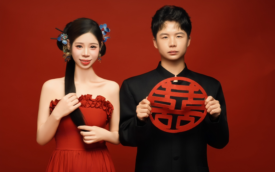 室内红底喜嫁风婚纱照