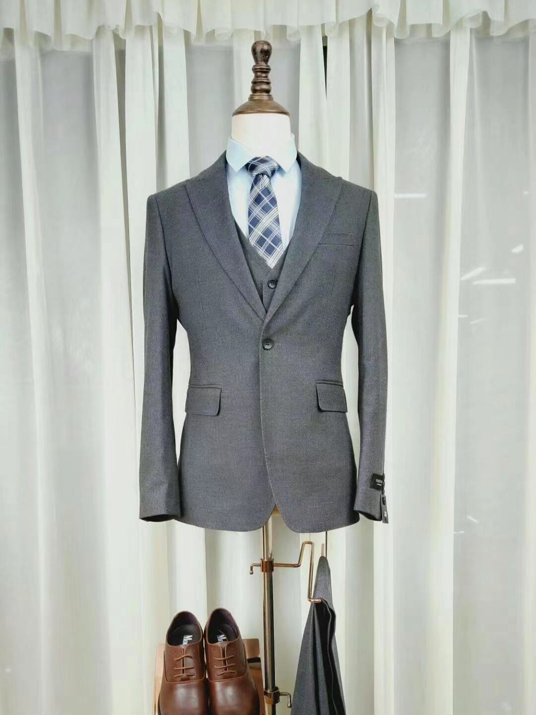 【性價比超高】婚紗7件套+跟妝+男士西服租賃
