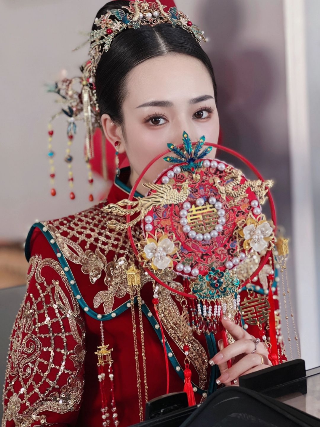 资深化妆师全程跟妆2套造型，造型私人定制妆面造型