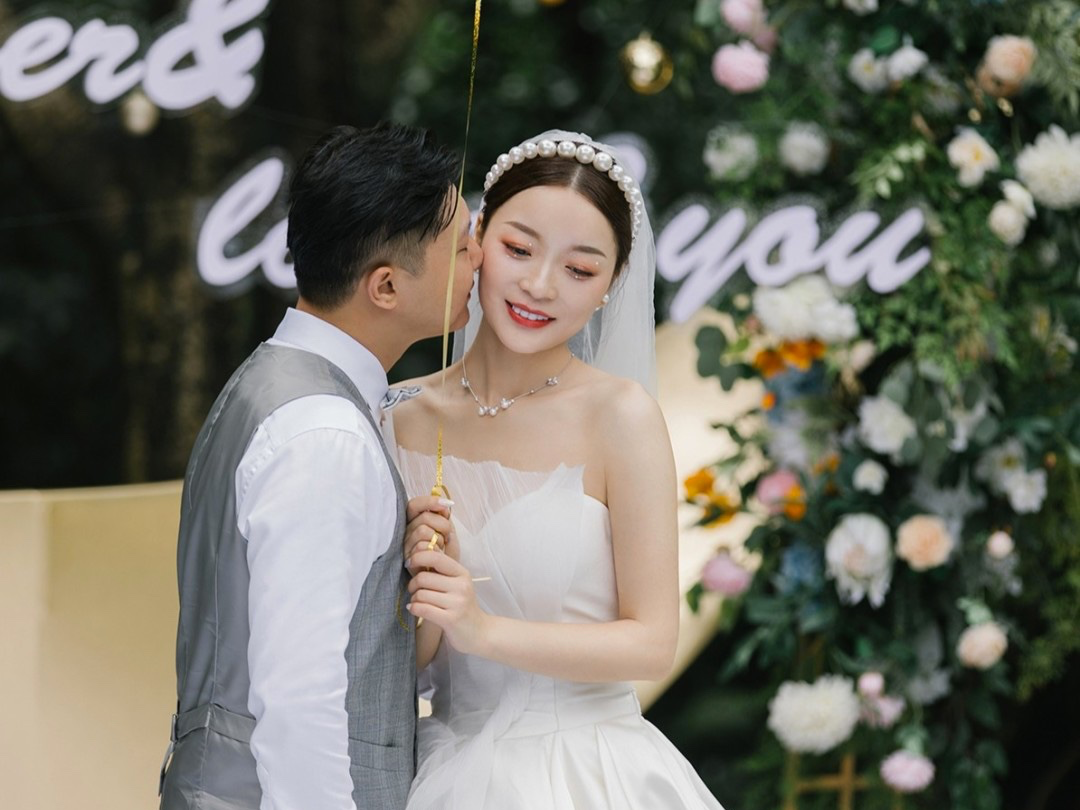 户外小清新婚礼新娘造型设计
