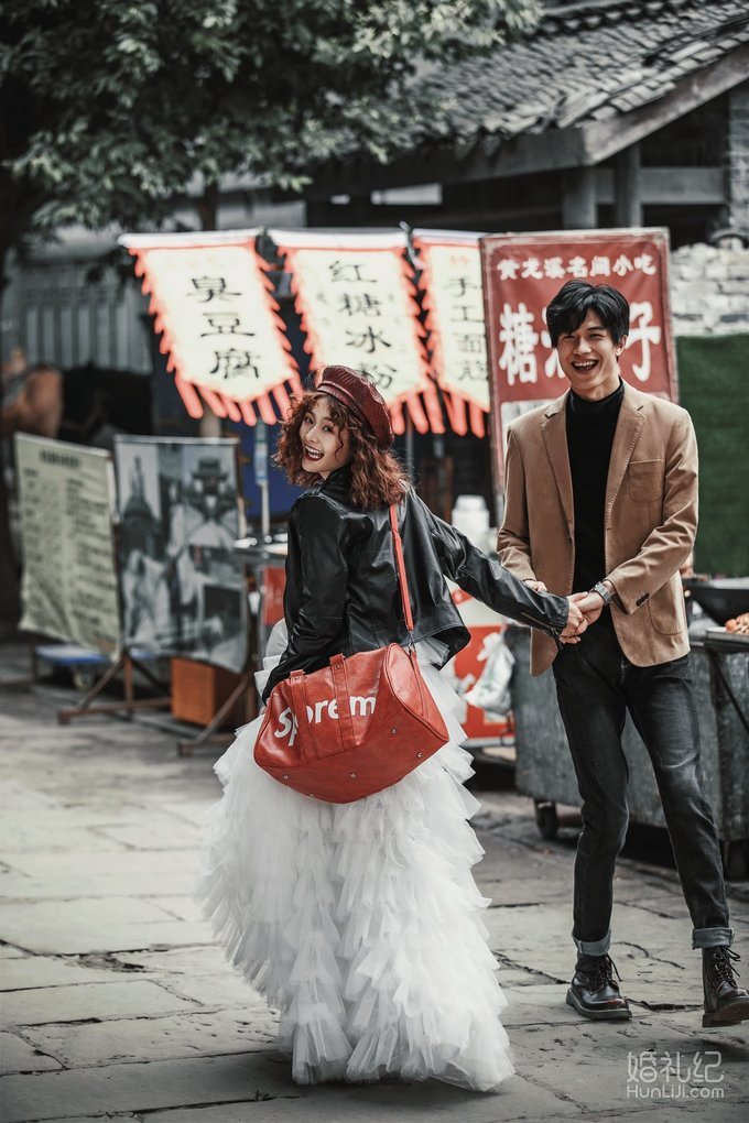 小吃街道，重温童年情趣