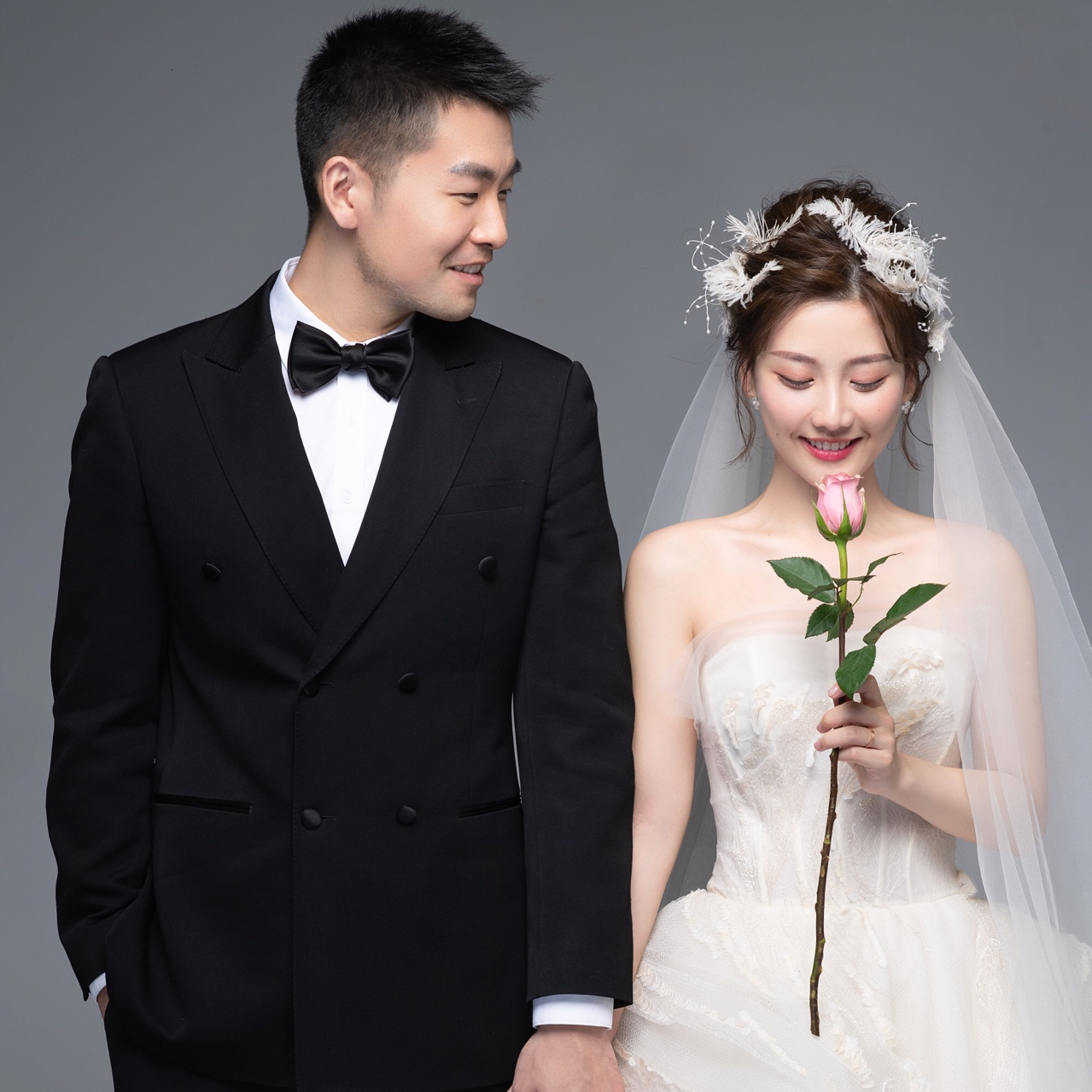 婚纱照一定需要一张【极简经典灰】