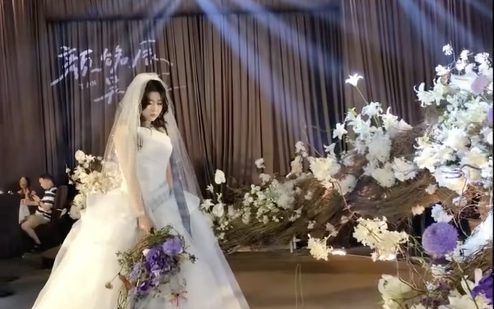 焦糖色小眾婚禮