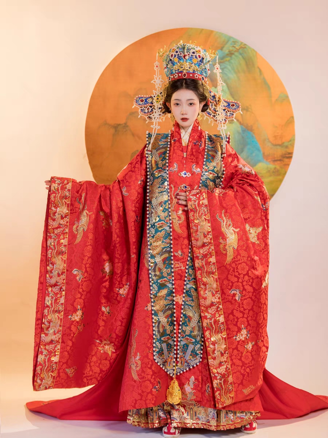 明制汉婚服金通妆花大衫百蝶穿花