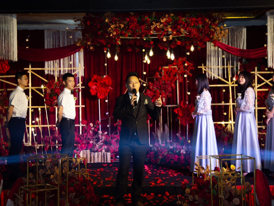 成都一线高端婚礼-主持人