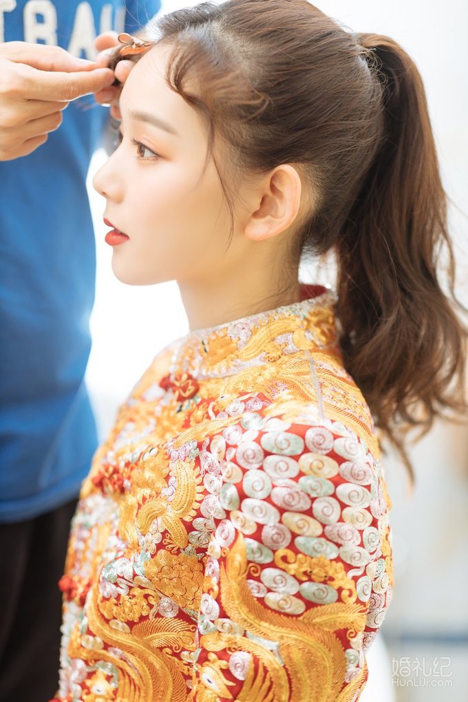 婚礼特别环节引宾客尖叫，开场演绎的第一支舞