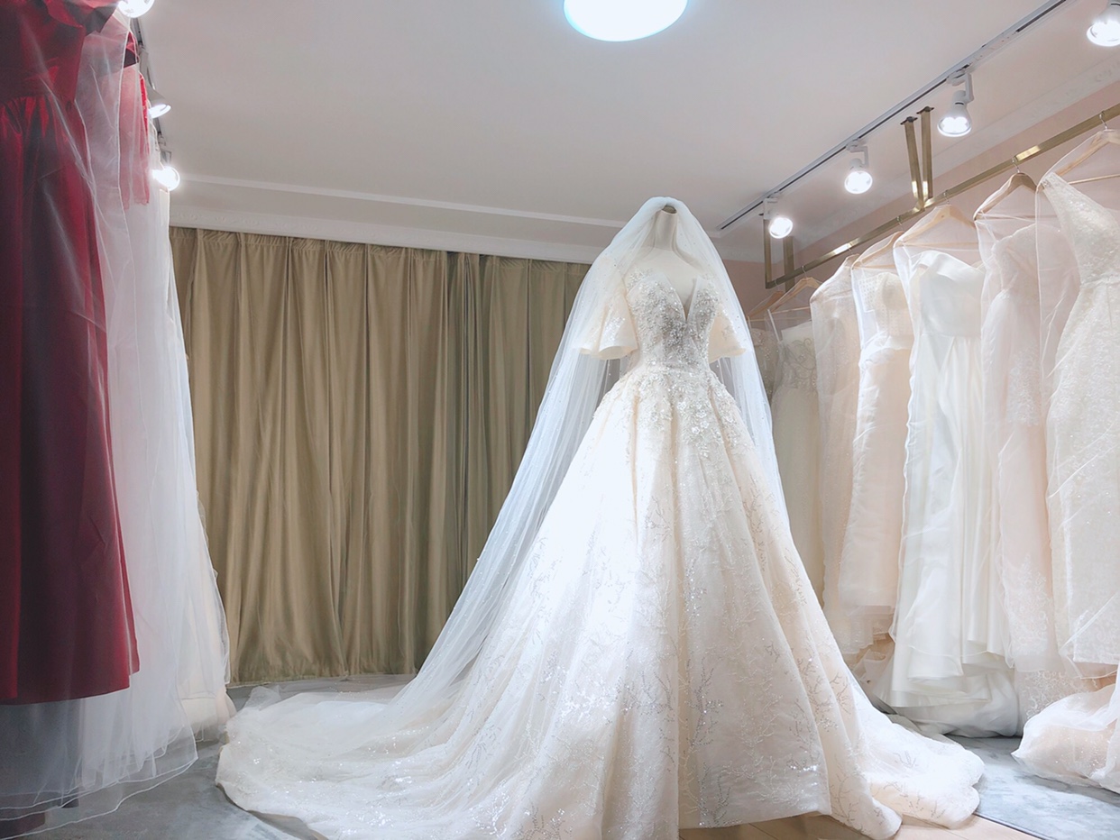 The Moment倾刻时光婚纱礼服馆