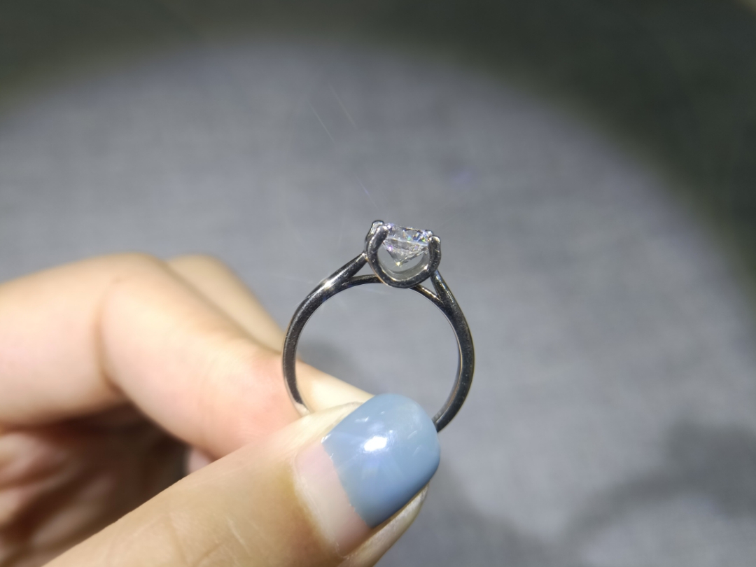 简单牛头（潮流新款、简洁时尚）