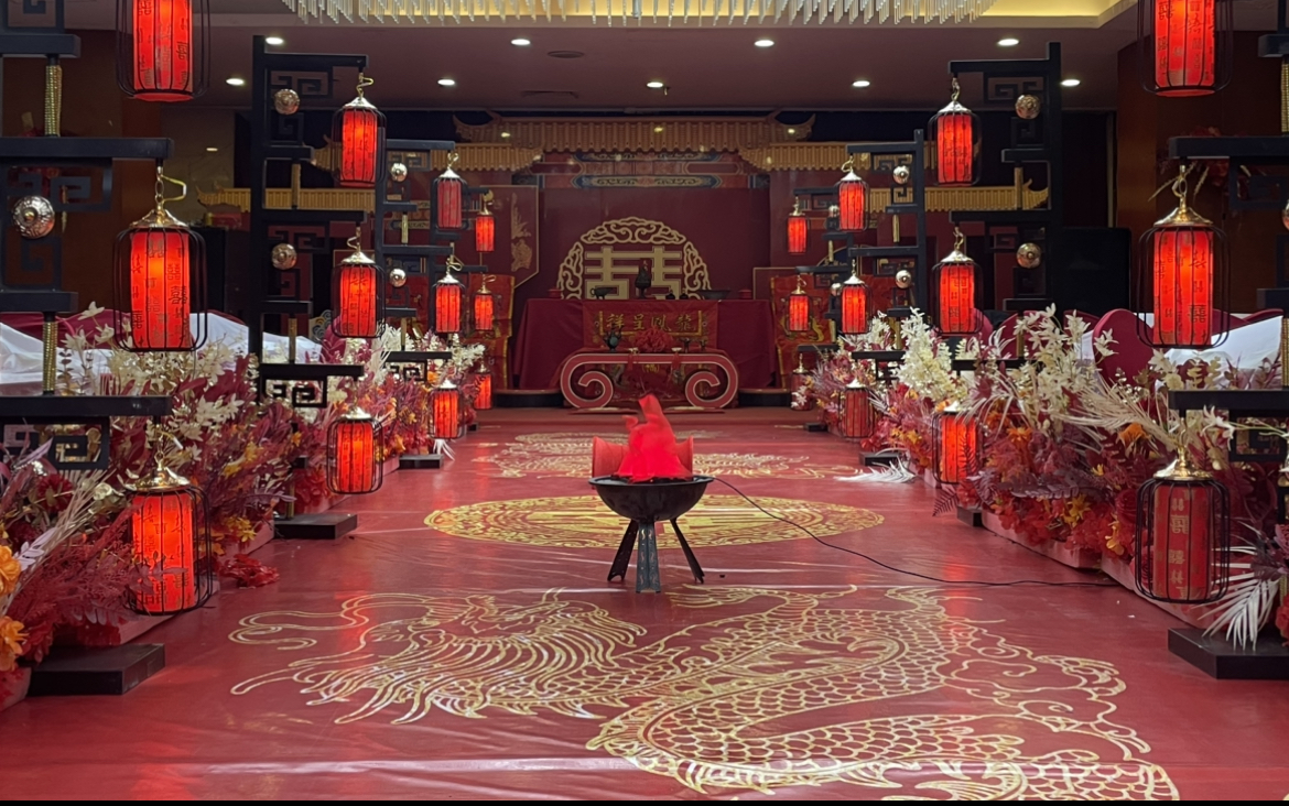 传统隆重仪式的红色中式婚礼