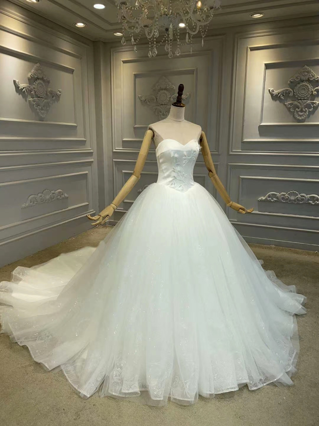 【钜惠套系】细节满分的大拖尾婚纱