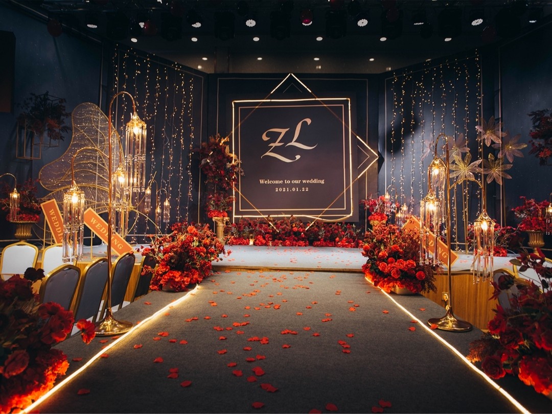 愛沐婚禮訂制——簡(jiǎn)約紅黑金元素婚禮