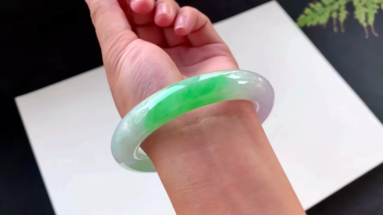 天然A貨翡翠手鐲 吊墜中高貨系列—蒂晟珠寶