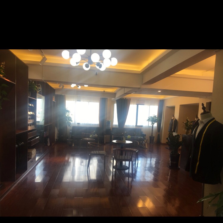 绅莱西服定制