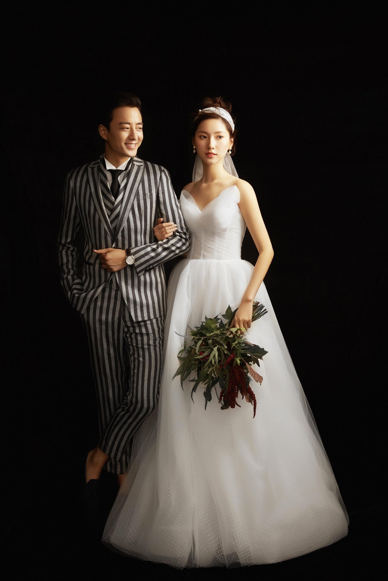 创作全新拍摄理念，高定婚纱西装拍摄
