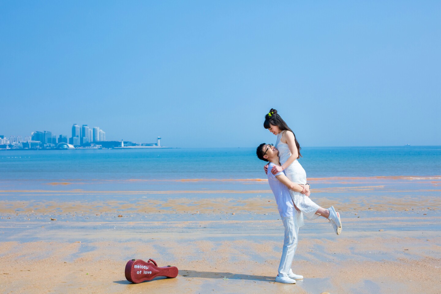 尚羽婚纱摄影_婚纱摄影(2)