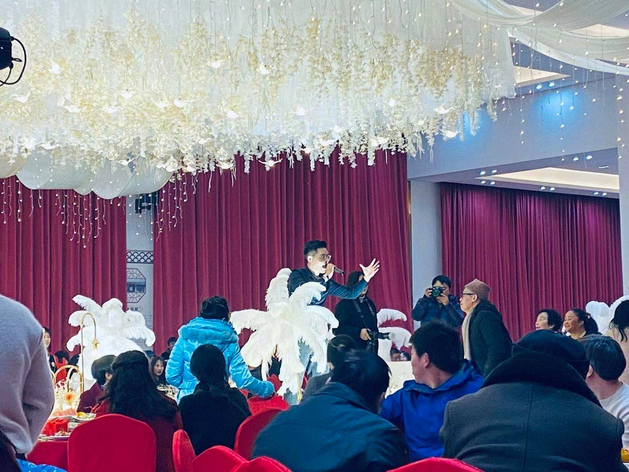 简单  自然 清新风主持人