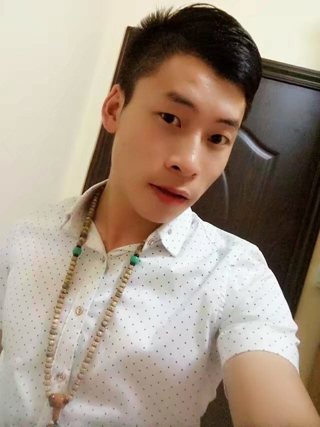 我们结婚呐。
