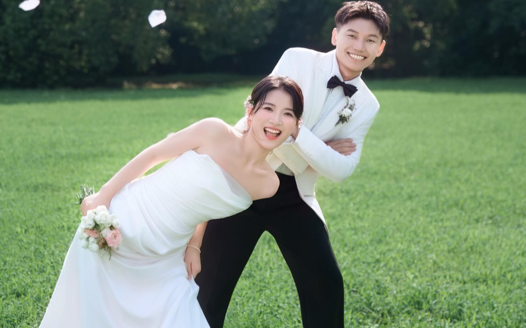 三亞森系草坪婚紗照