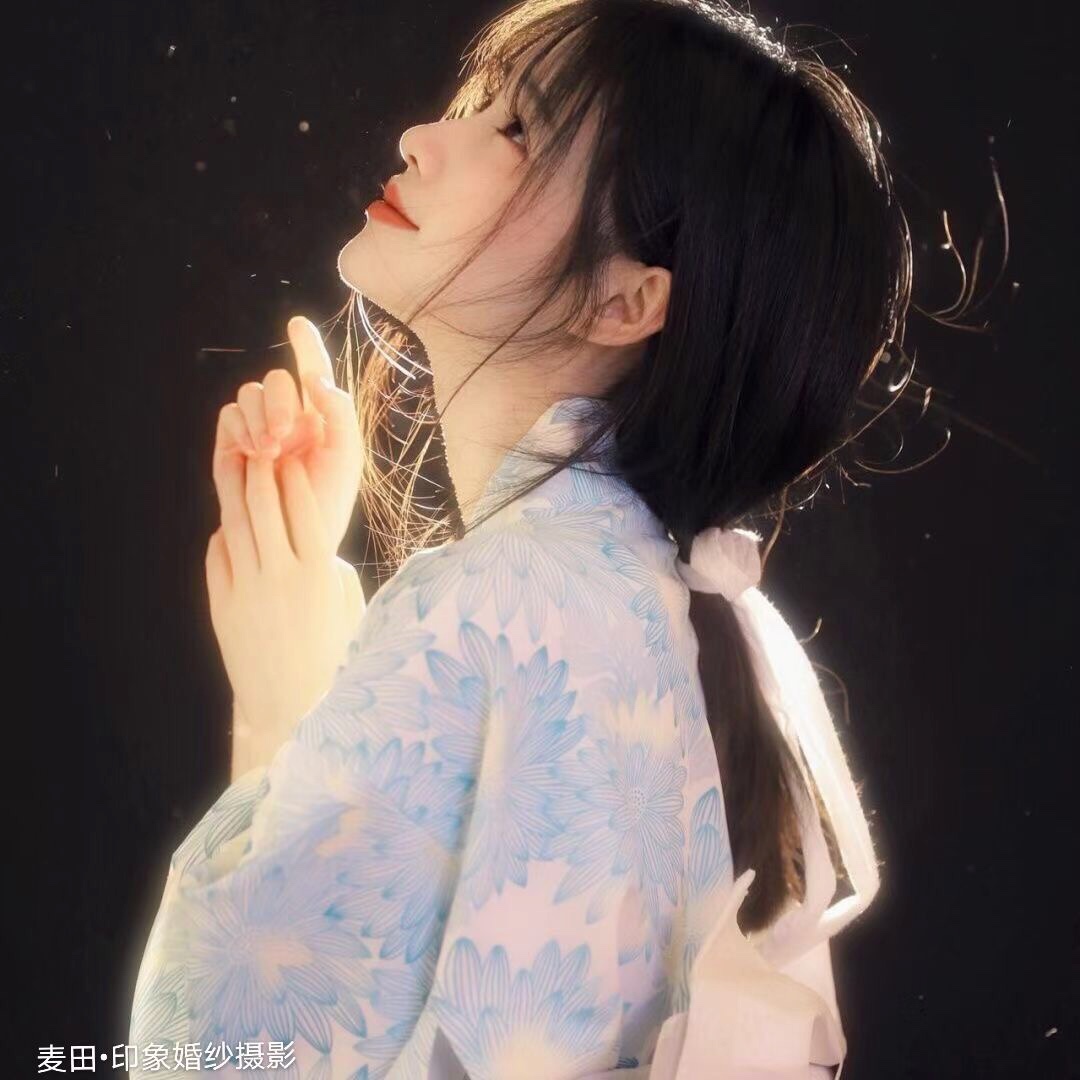 超火的神明少女系列写真集