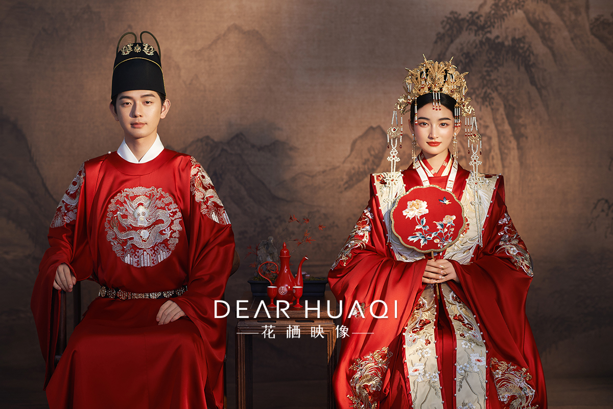 【花栖明星团队双日】享2套全新婚纱+高定系婚纱照