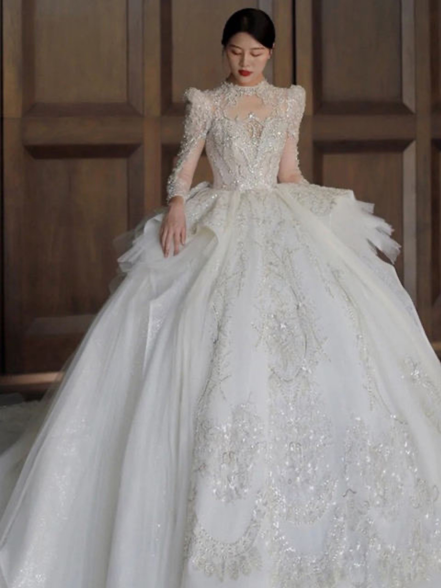 【资深化妆师】+品牌婚嫁8件套婚纱礼服租赁
