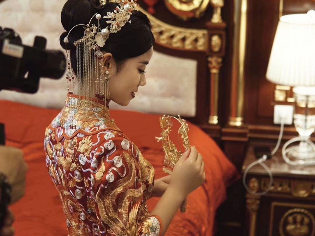 新资深化妆师中式龙凤褂婚礼早妆