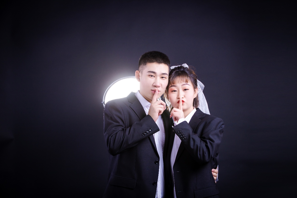 簡(jiǎn)愛清新簡(jiǎn)約3999元婚紗照