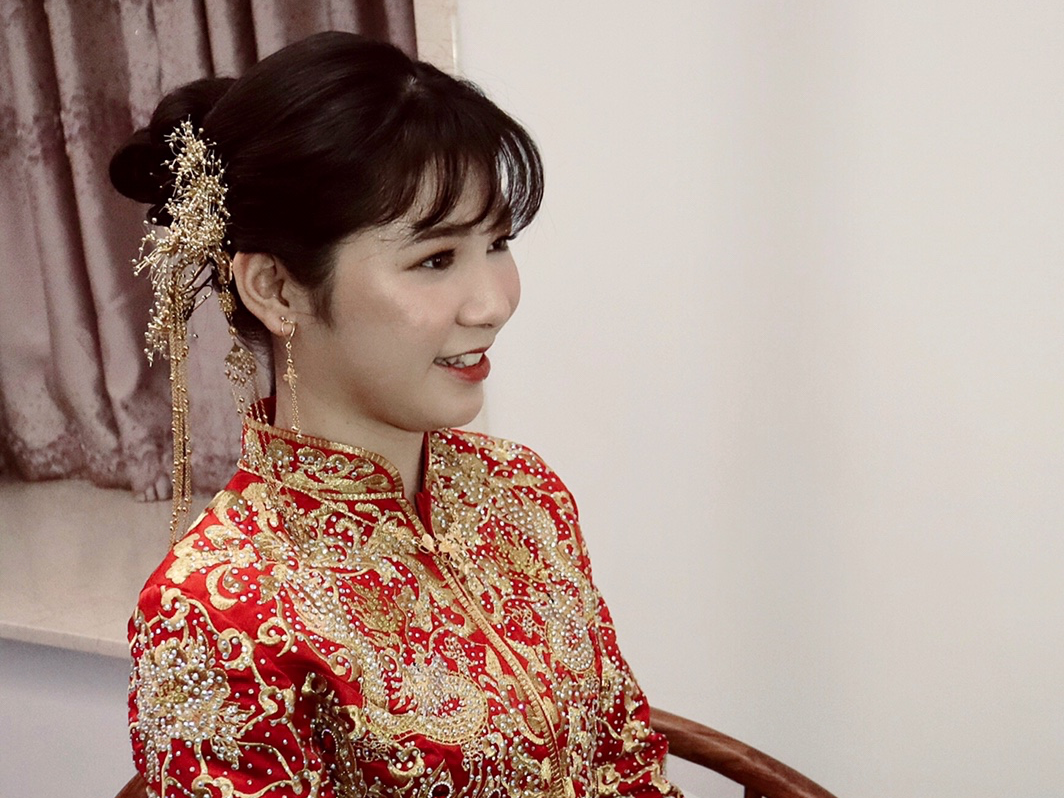 中式龙凤褂新娘造型 妆容大气典雅