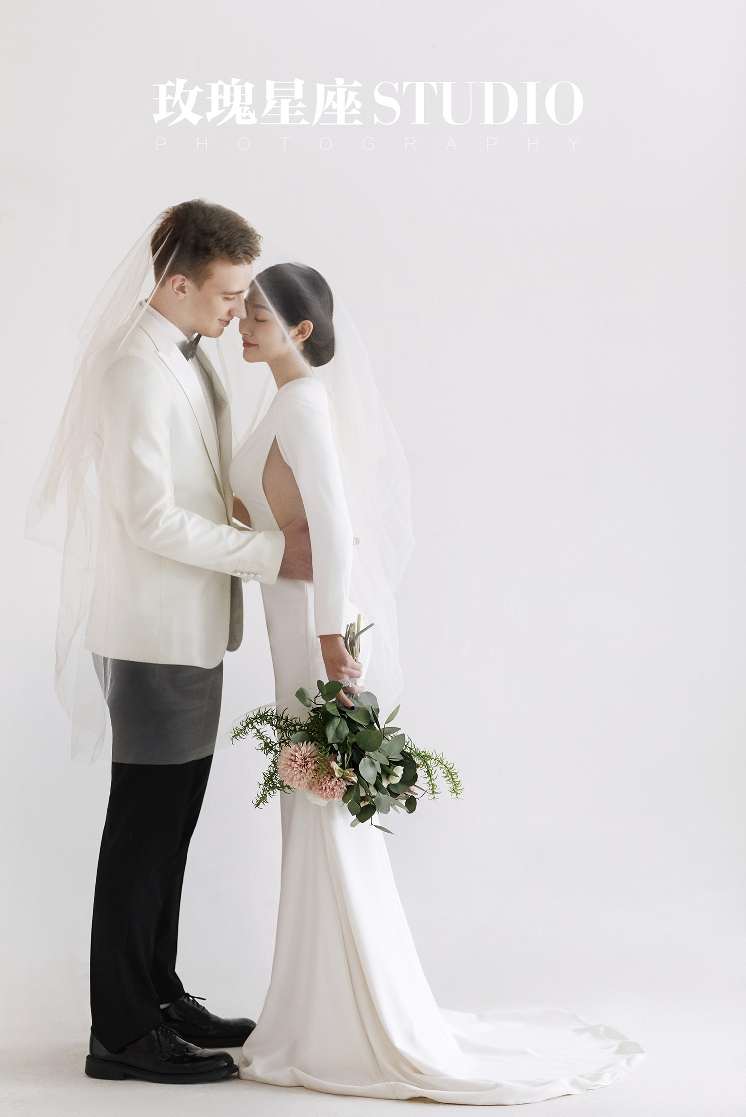 婚纱定制多少钱_婚纱定制图片(2)