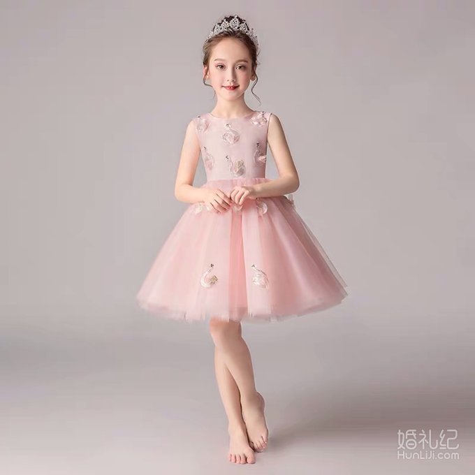 还穿TB爆款敬酒？记住这些试纱心得，结婚造型美到底