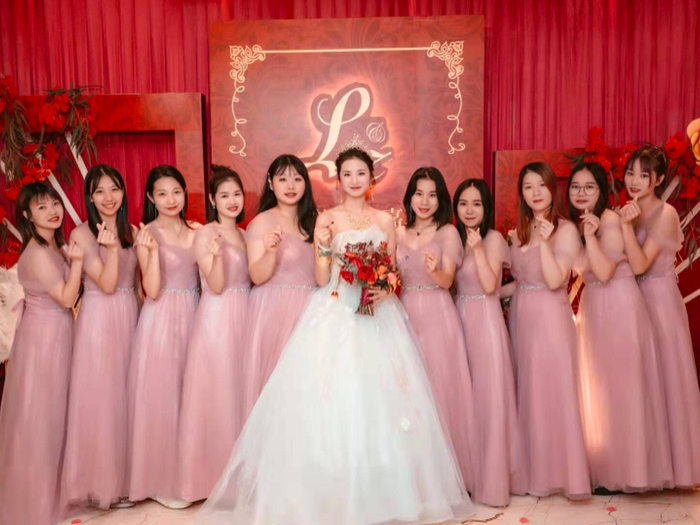 珠海婚礼新娘资深化妆师全天跟妆