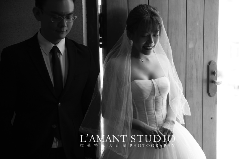 看看我的教堂婚纱照你给打几分？