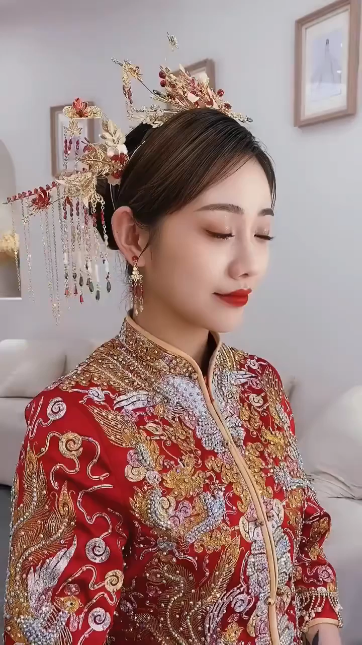 ［热销款］重工婚纱套+伴娘服+伴郎马卦