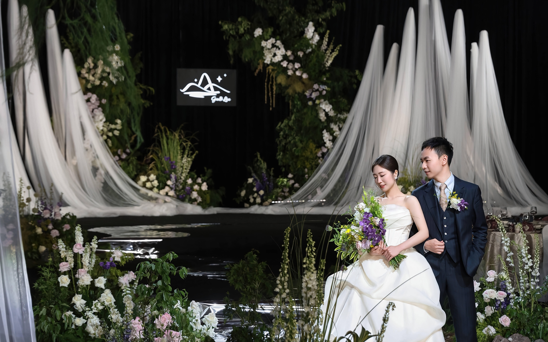 白綠色簡(jiǎn)約婚禮「幸福國度婚禮」