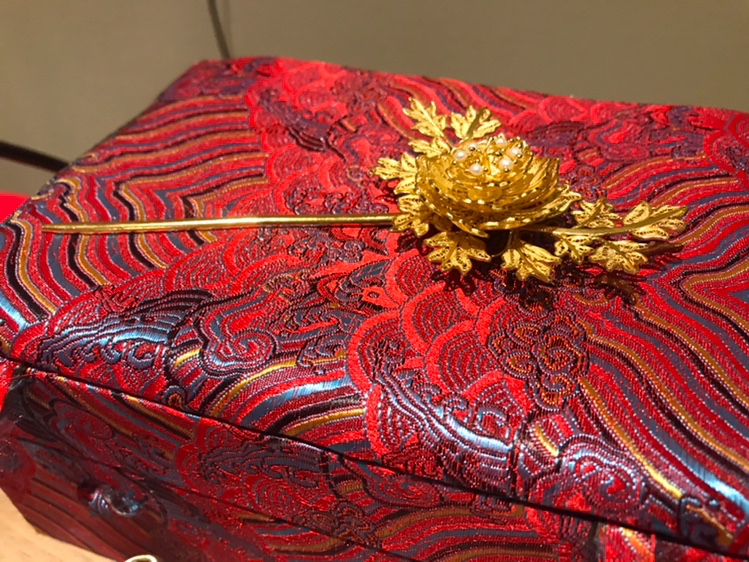 中式秀禾新娘，三套妆发送妈妈妆