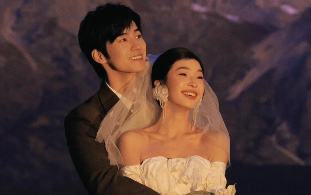 日照金山超绝婚纱照  大家快约起来呀😎
