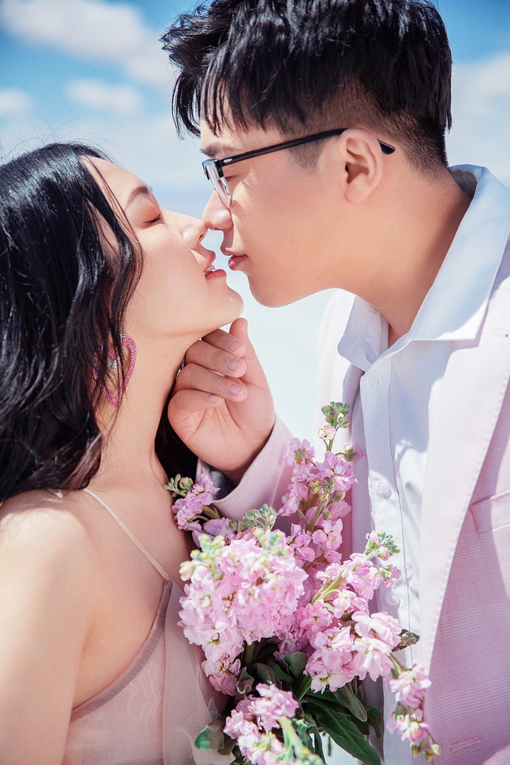 去沙漠拍的超酷婚纱照，没想到能这么惊艳