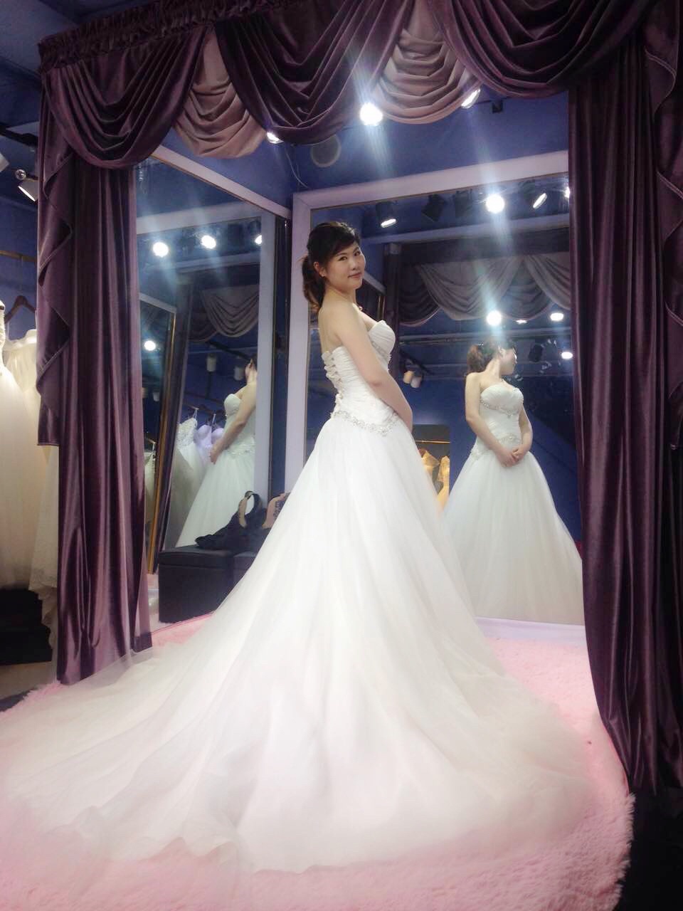上海定做婚纱_上海婚纱摄影器材展(3)