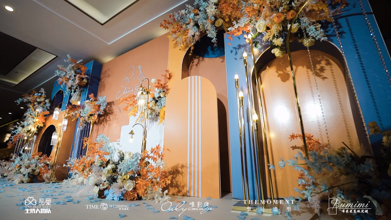 纯缎面超低腰一字肩搭斜肩婚纱