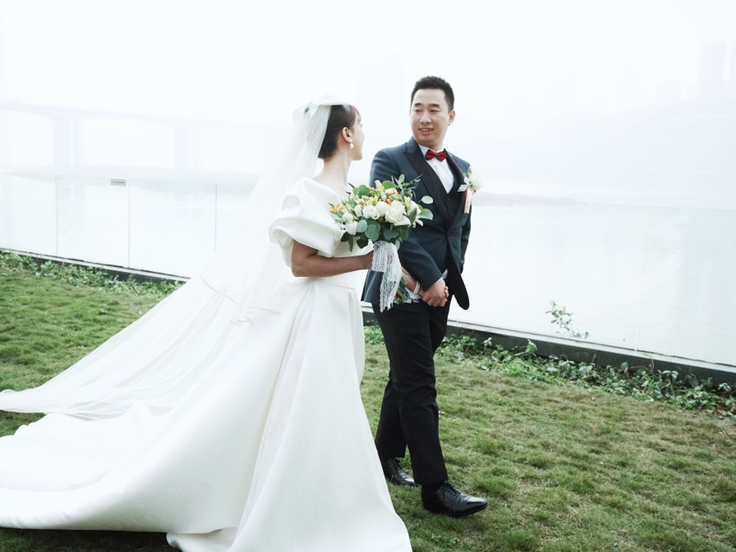 【人气超值】户外婚礼新娘跟妆总监级化妆师三套造型