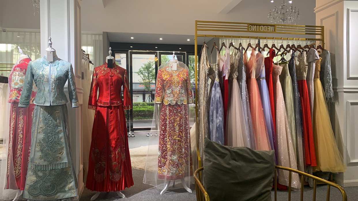 结婚礼服选择租好还是买呢？