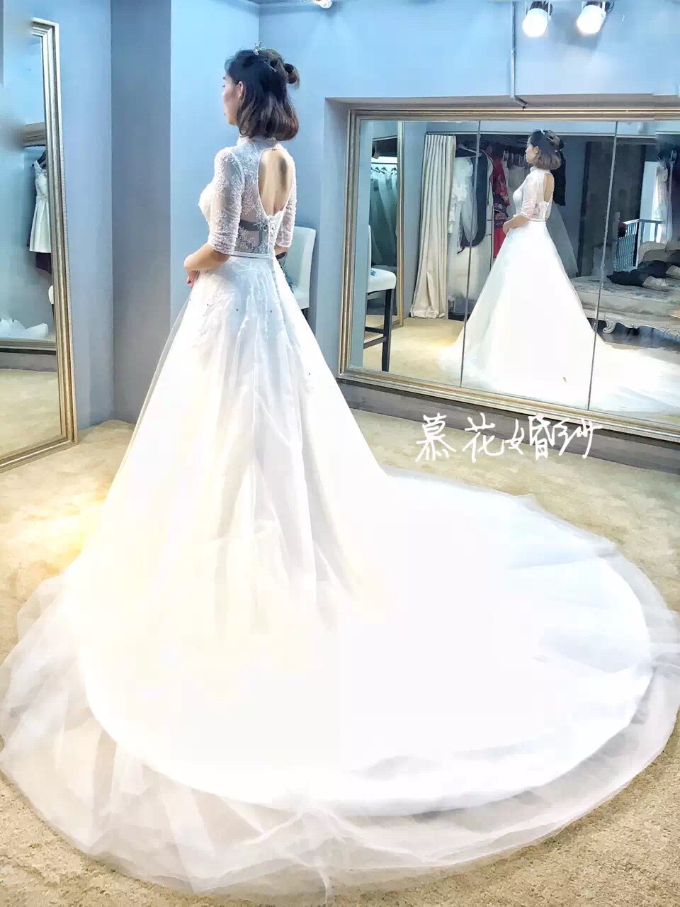 婚纱店礼服师_婚纱店礼服(2)