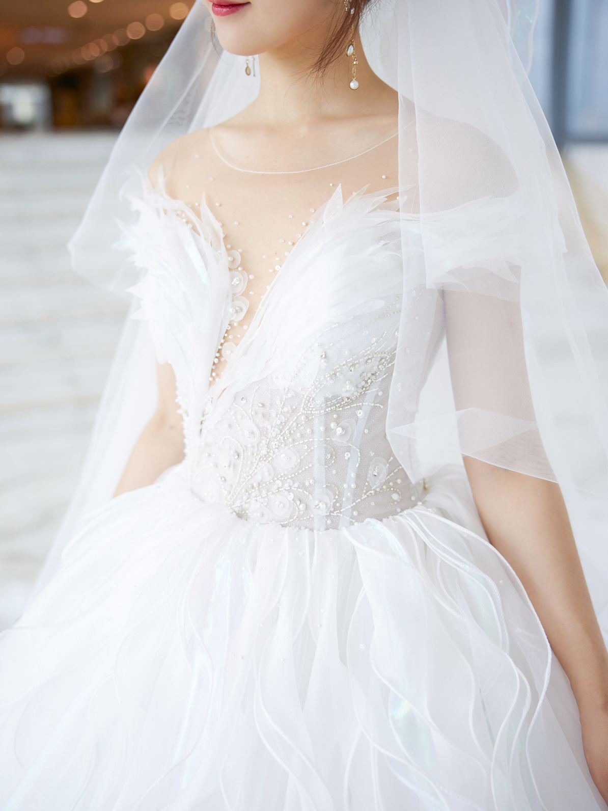 经典款式大气拖尾仪式主婚纱