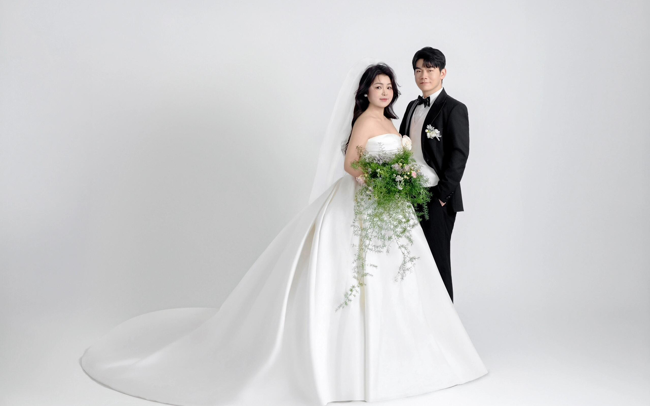 【客片赏析】适合迎宾海报的婚纱照～