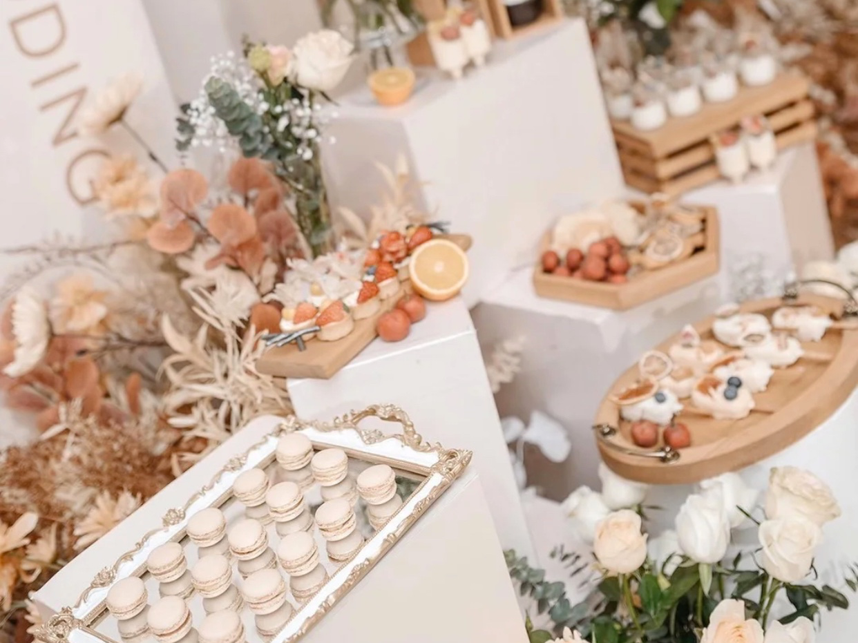 【一见如故的爱情】只是因为在人群中多看了你一眼