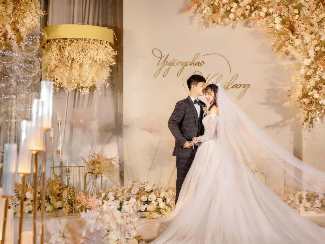 雷州金育滿堂婚慶【依偎】香檳色輕奢風(fēng)格