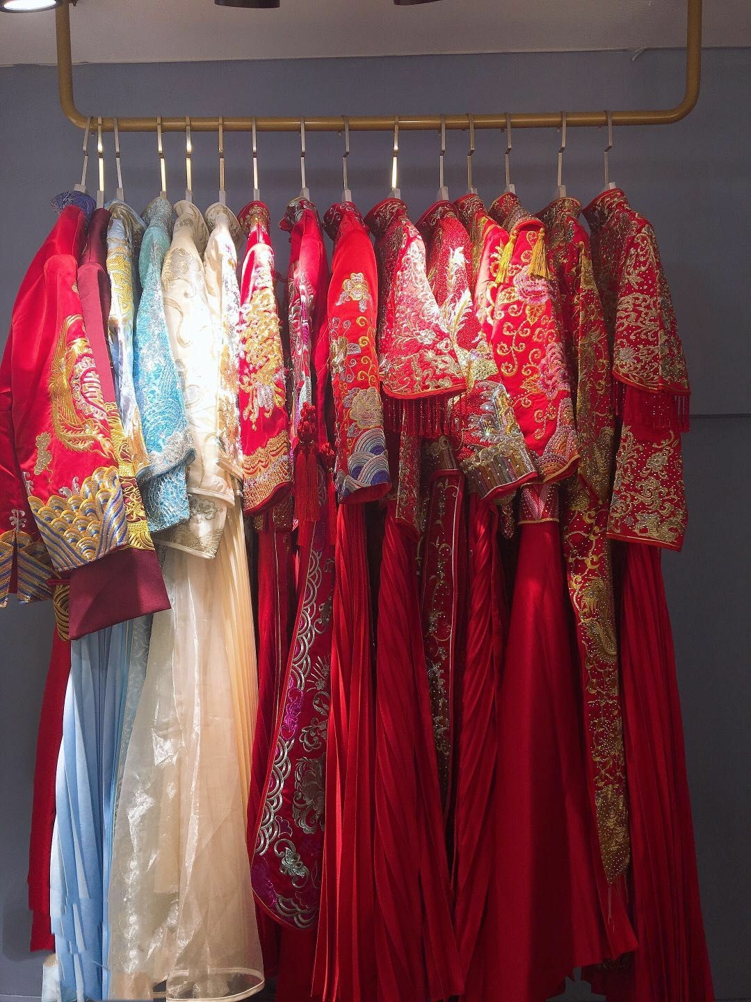 童漫婚纱礼服馆