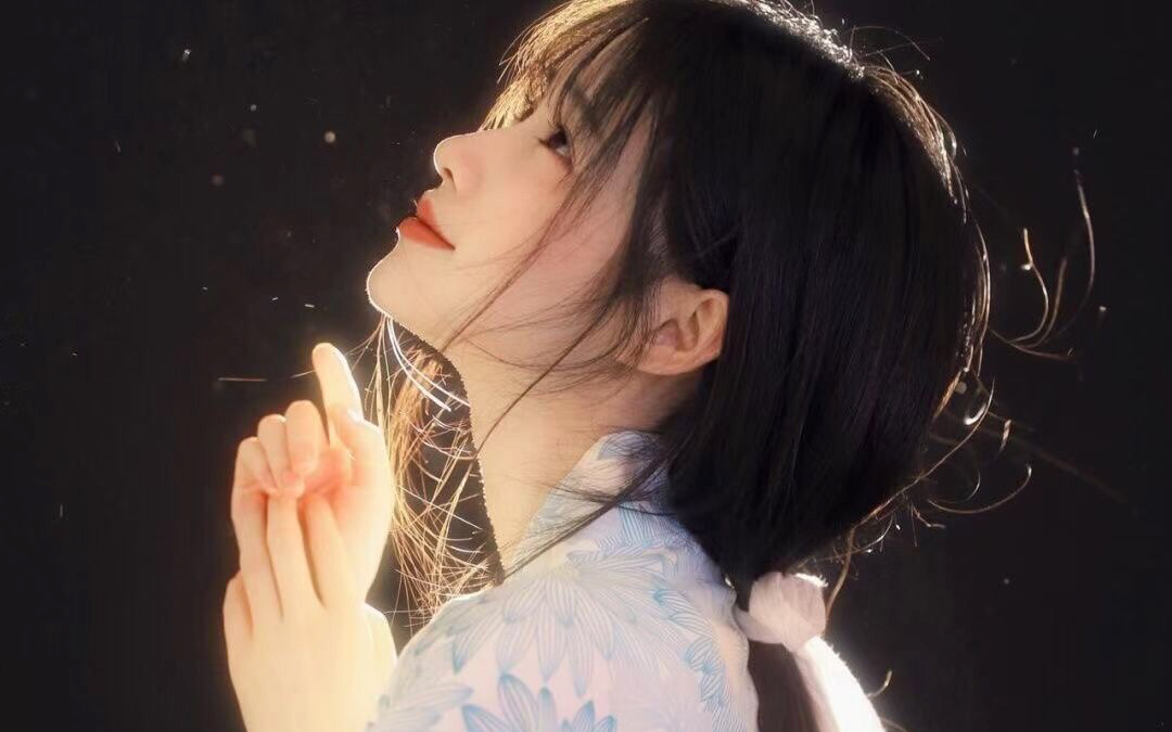 超火的神明少女系列写真集