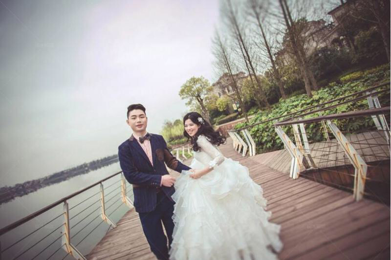 汕头锐冰婚纱摄影_汕头龙湖定格婚纱摄影(2)