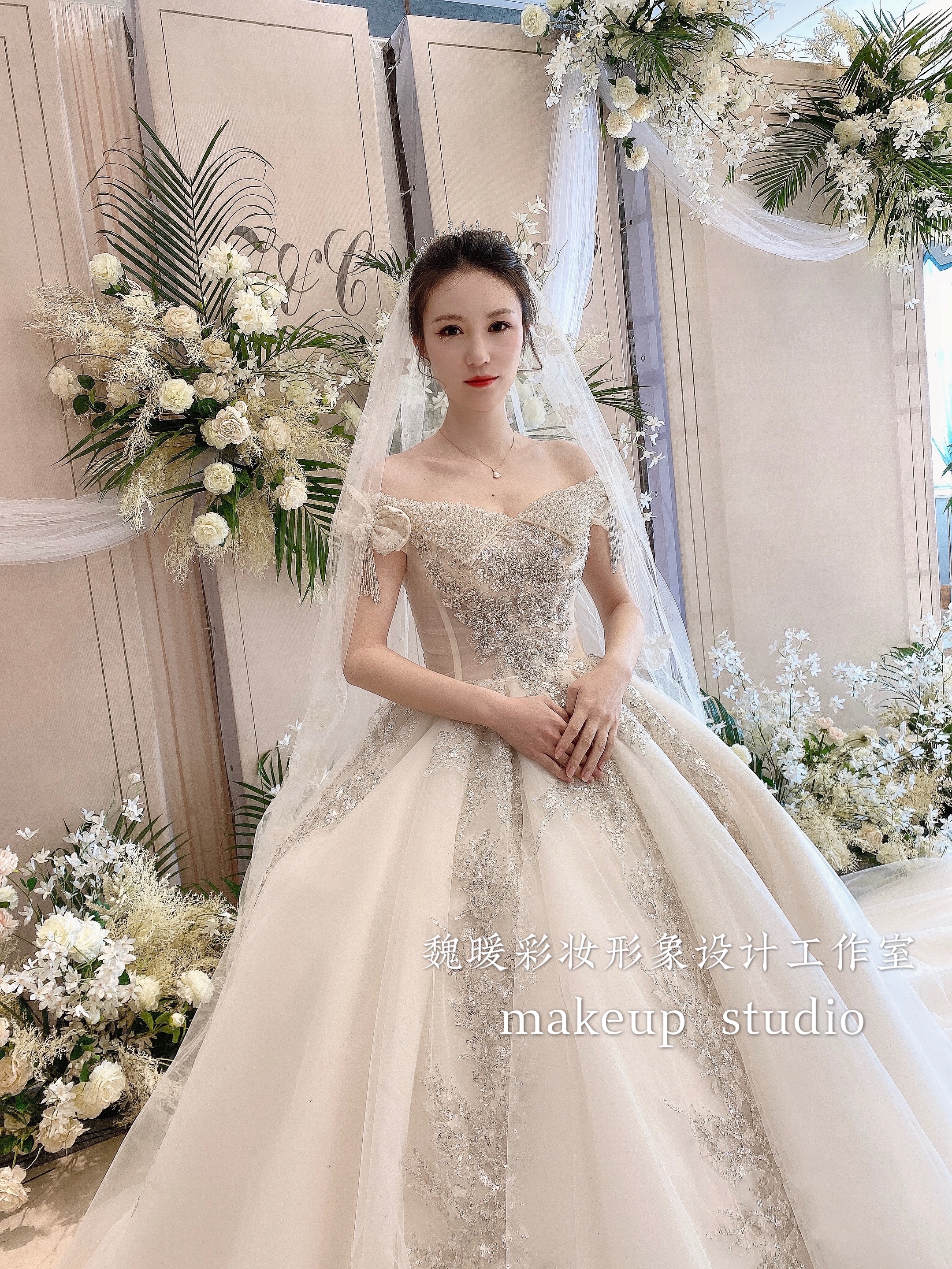 高端婚礼新娘跟妆晚宴